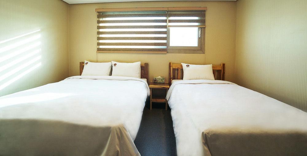 J2 Family Hotel Чечжу Екстер'єр фото