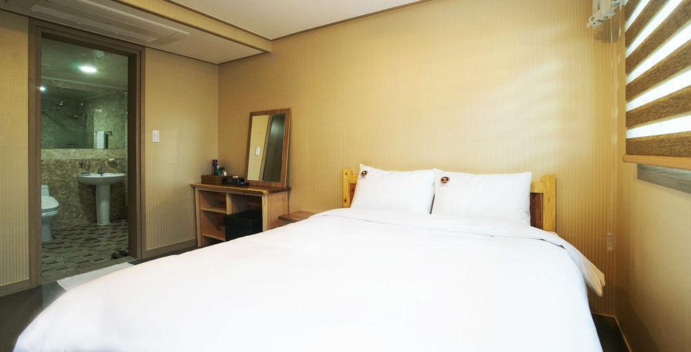 J2 Family Hotel Чечжу Екстер'єр фото