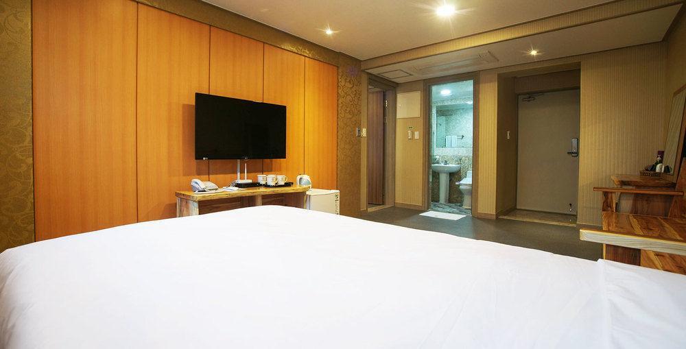 J2 Family Hotel Чечжу Екстер'єр фото